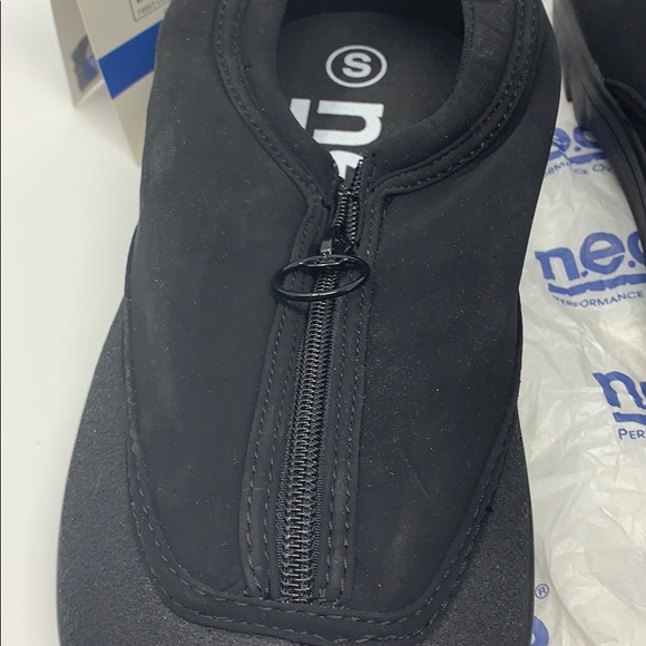 N.E.O.S performance overshoe. Small, black, new - Picture 6 of 13